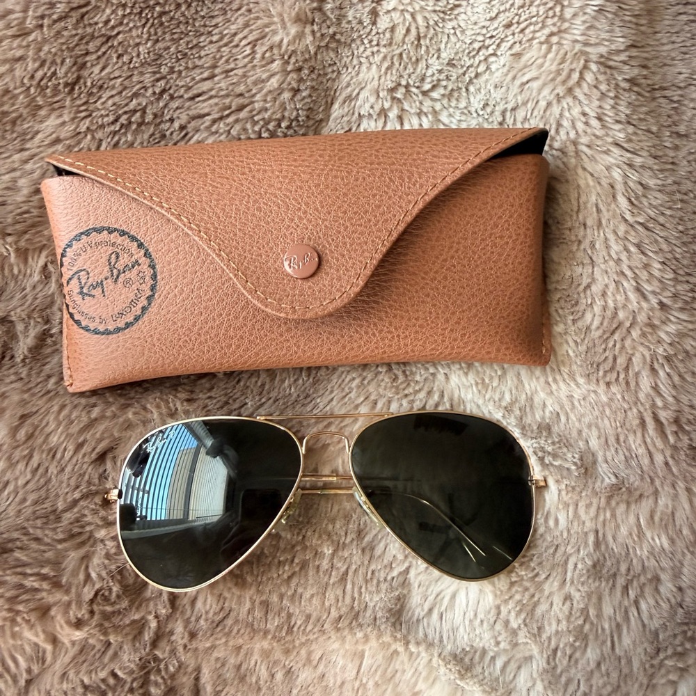 Ray-Ban Gold Aviator Sunglasses with Brown Case